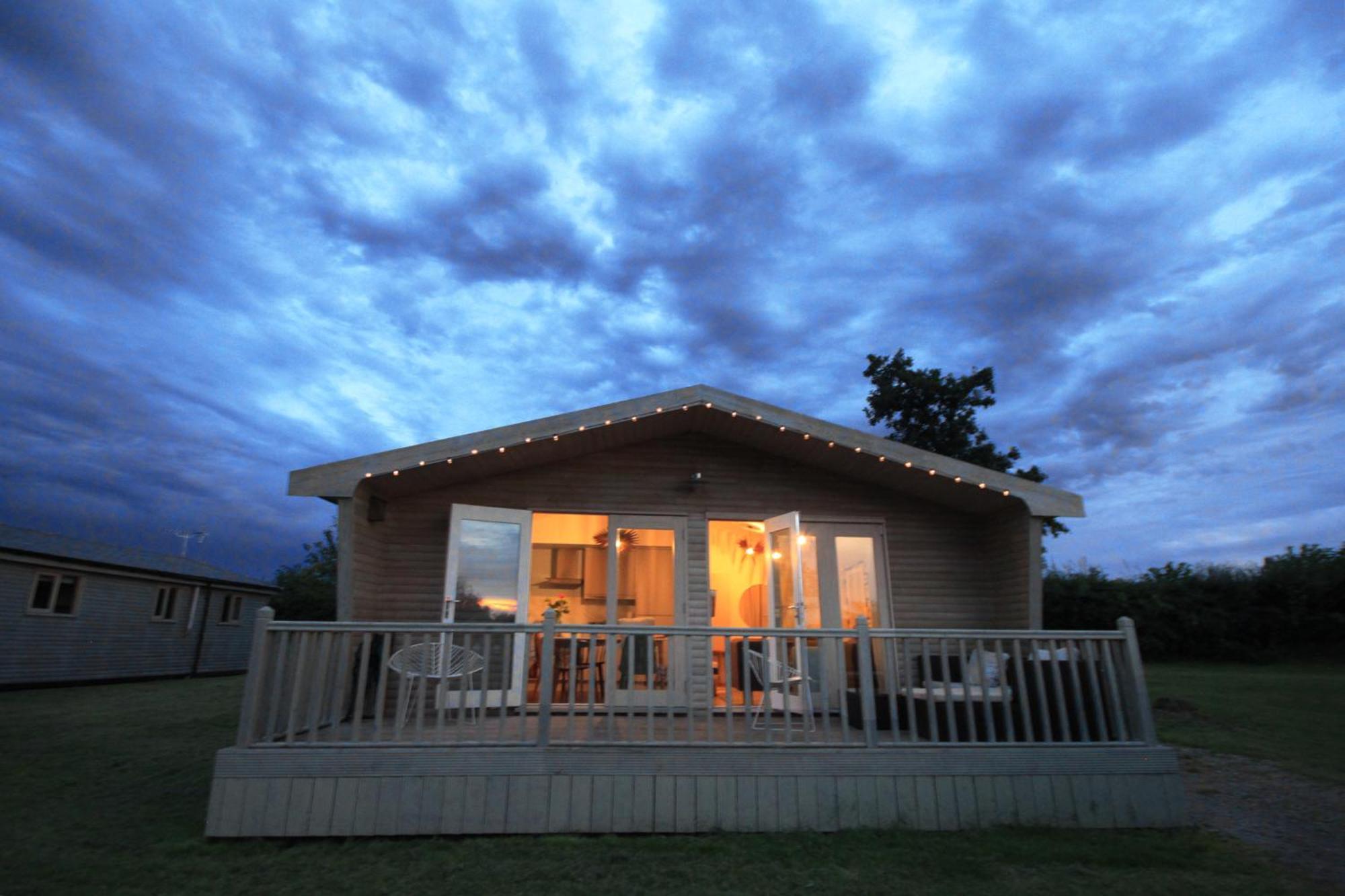 Woodpecker Lodge - Brook Meadow - Sleeps 4 Plus 2 - No Pets Маркет-Харборо Экстерьер фото